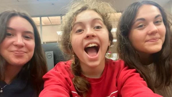 Las adolescentes chilenas Emilia Meyer, Isabel Valdebenito y Roberta Villavicencio Cekalovic, creadoras de la app Greens, finalistas en Technovation Global.