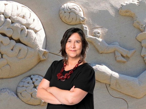 Personas celebrando el Día del Cerebro en la Universidad San Sebastián, destacando la importancia de la neurodiversidad. Chile, 2024.