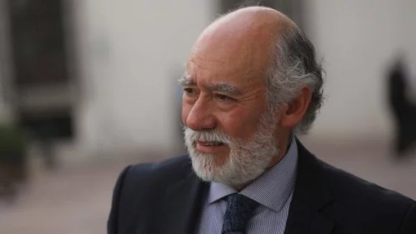 Senador Iván Flores