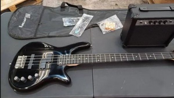 En esta quinta edición de la Subasta Aduanera, se ofertarán lotes de zapatillas, sillas gamer, bajos y guitarras eléctricas, entre otros