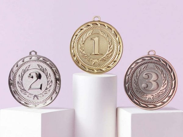 Medallas que reflejan una mentalidad ganadora.