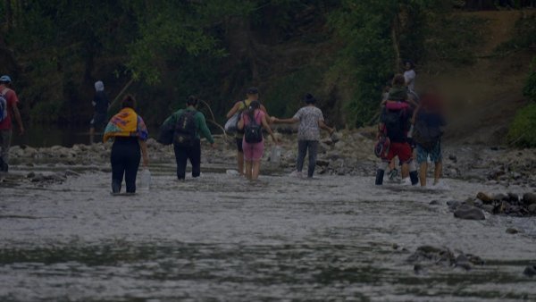 Accedimos en exclusiva a escuchas teléfonicas que dan cuenta del actuar de esta organización criminal donde niños chilenos terminaron incluso recorriendo solos la peligrosa Selva del Darién.