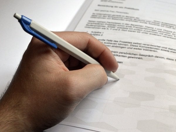 Persona zurda. Día del Zurdo.