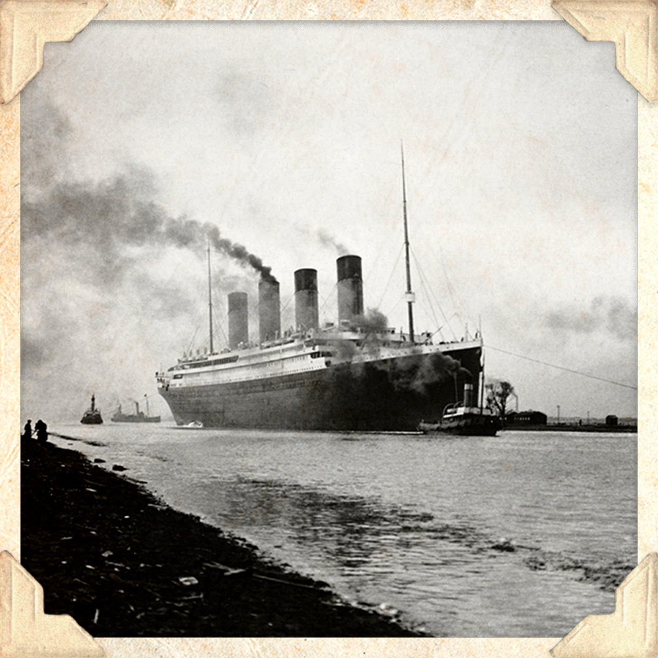 El Titanic abandona de Belfast para hacer pruebas en el mar en 1912.