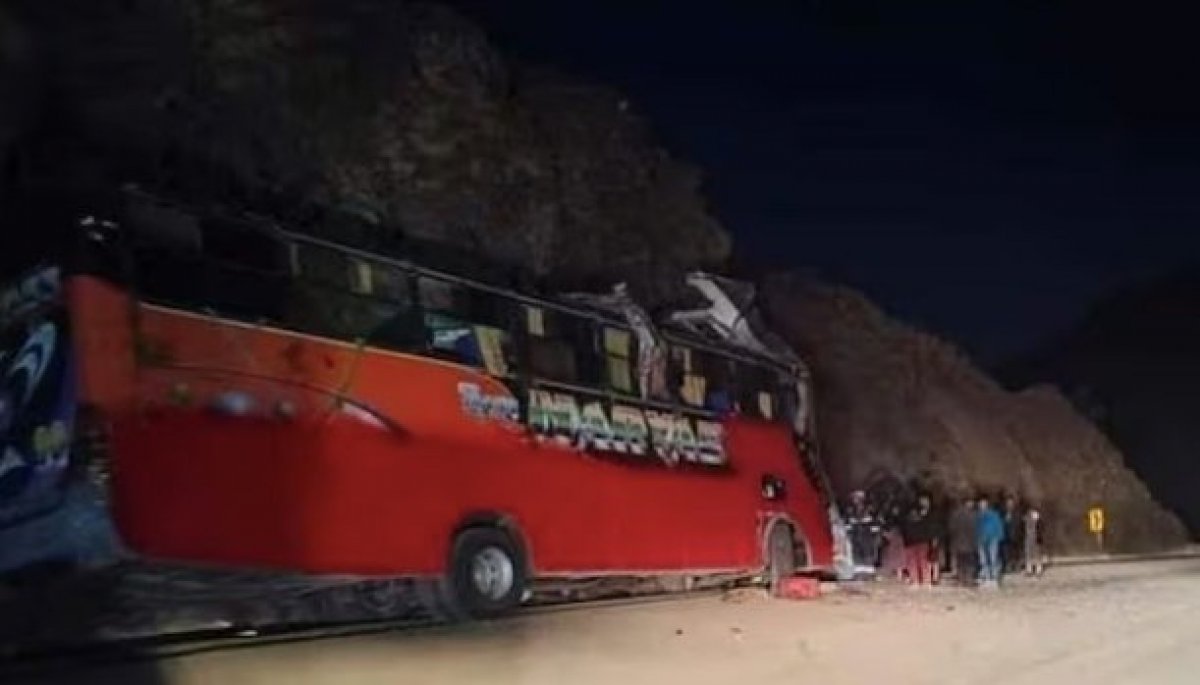 Al menos 14 muertos y 18 heridos en un accidente en una carretera en el ...