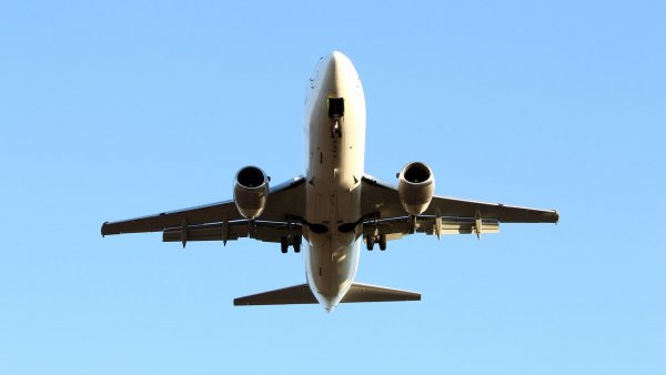 Avión. Aerolínea Wizz Air