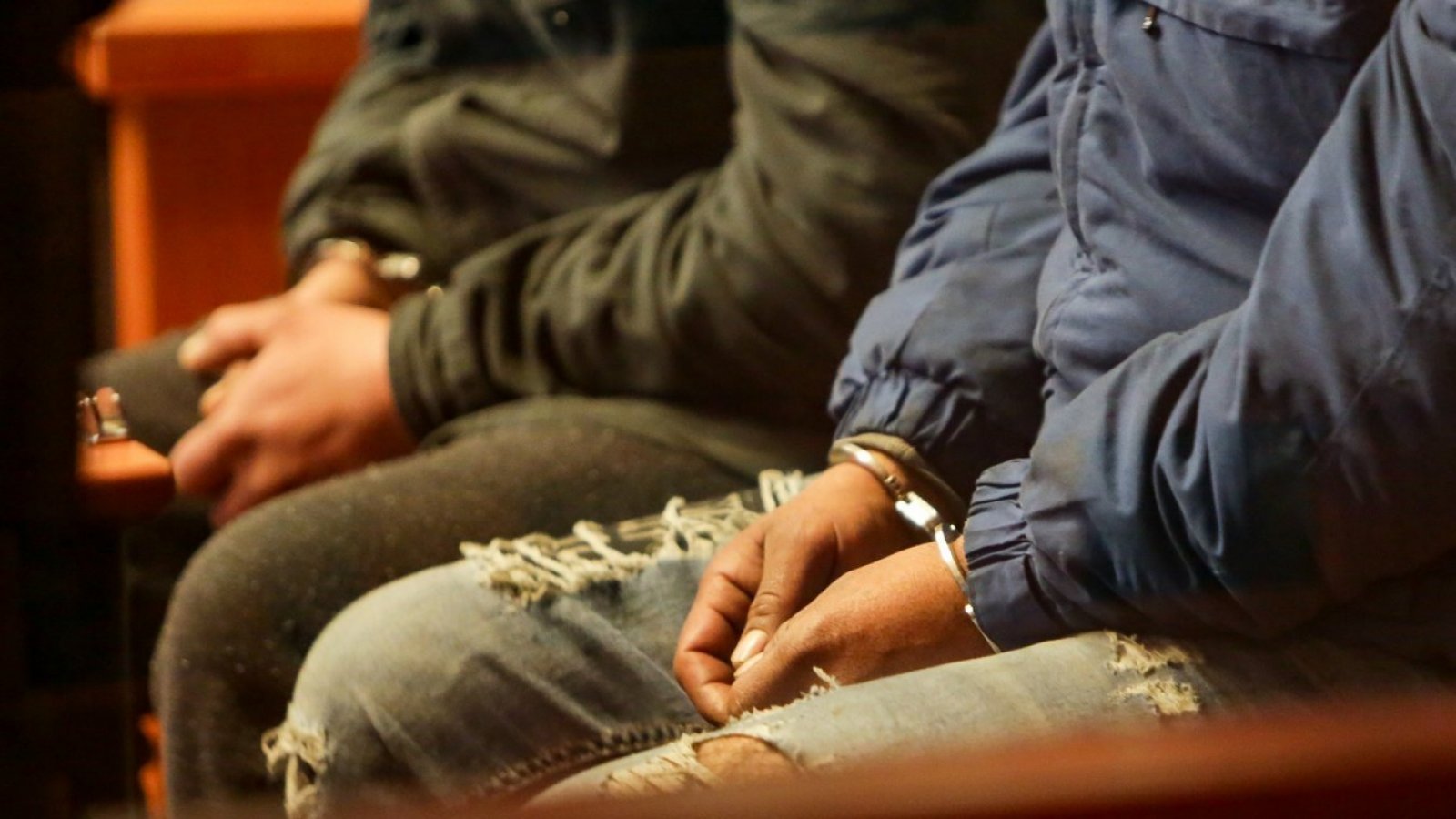 Imágenes de la formalización del imputado por el homicidio de la persona cuyo cuerpo fue encontrado el día de ayer dentro de un tambor en La Pintana,