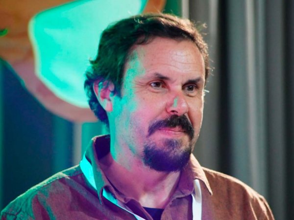 Javier Sellanes en su charla en Puerto de Ideas Biobío 2024.