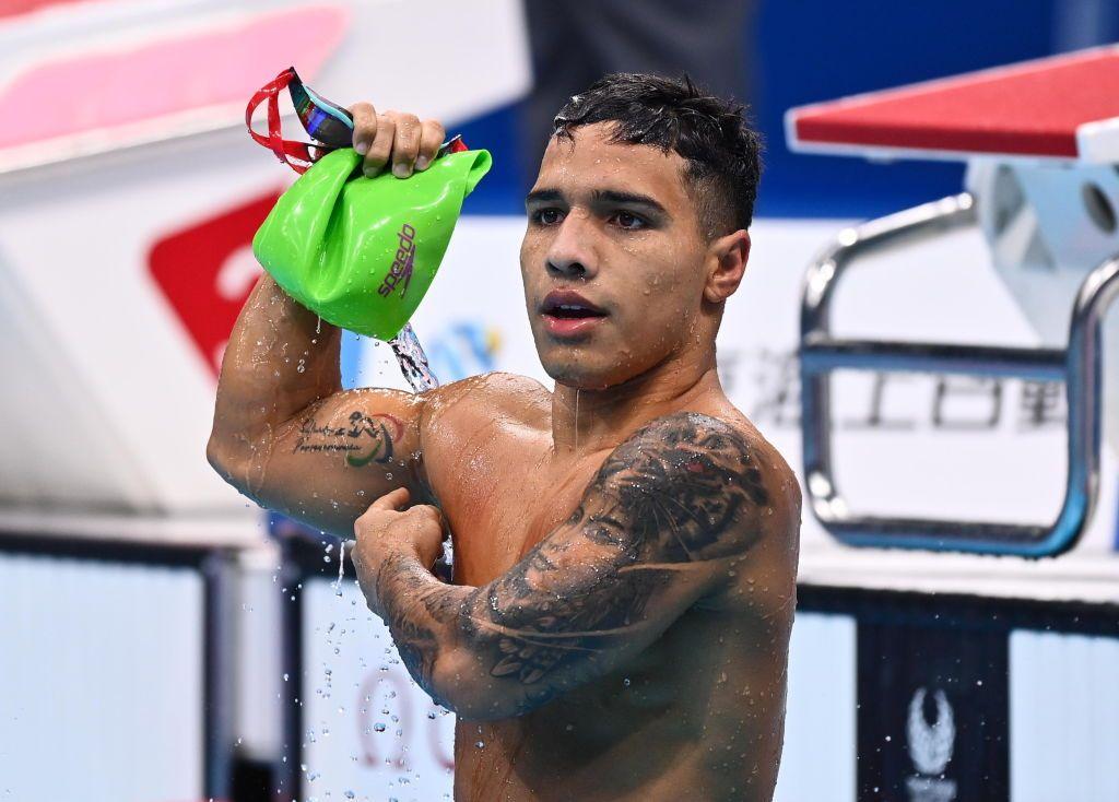 El nadador paralímpico Carlos Serrano Zárate después de terminar una prueba en Tokio 2020.