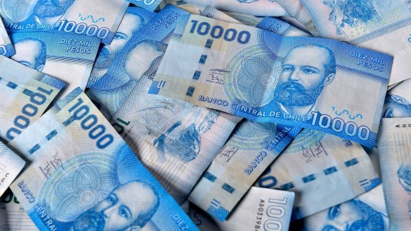 Bono al Trabajo de la Mujer pago anual. Billetes