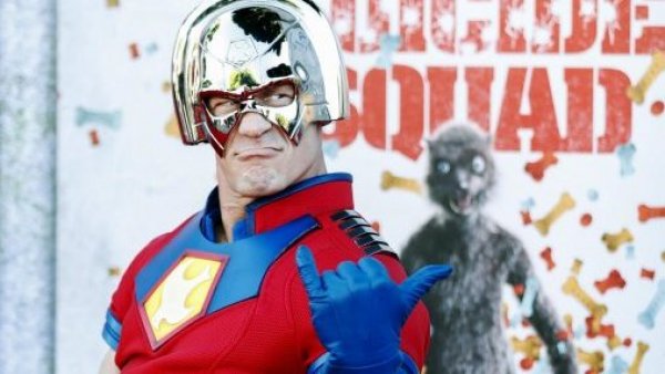 John Cena, vestido como el personaje 