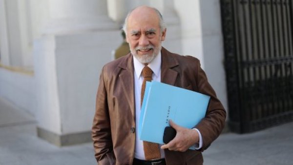 Senador Iván Flores