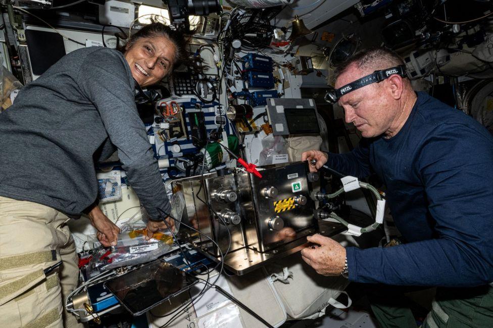 Butch Wilmore y Suni Williams