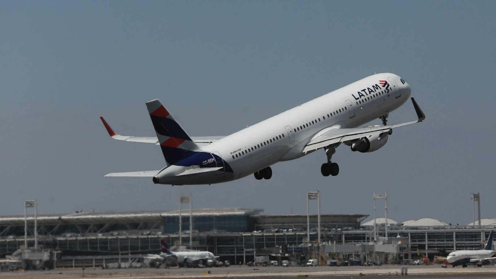 Ebrio en vuelo LATAM