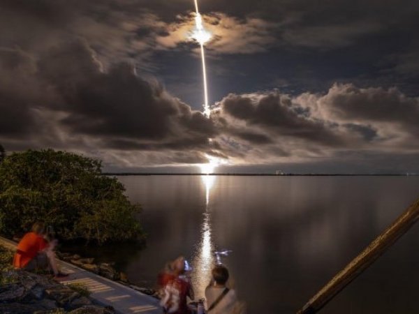 El cohete Polaris, de SpaceX, despegando en Florida