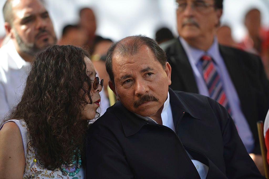 Daniel ortega y su esposa rosario murillo
