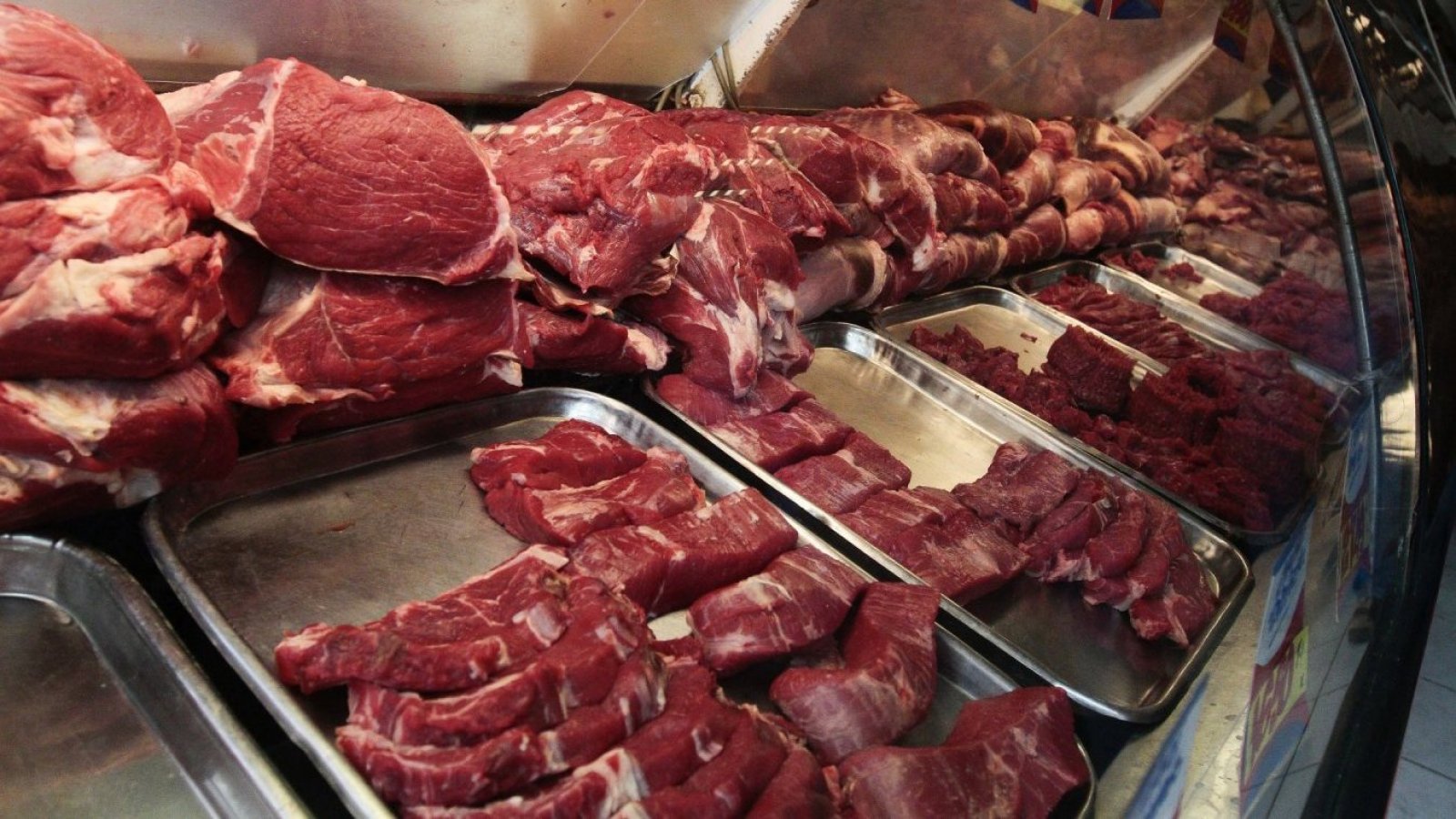 Imagen de Archivo. Vitrina de carnicería del Valparaíso, mostrando carne cruda.