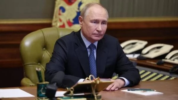 Presidente Ruso Vladimir Putin en su despacho presidencial