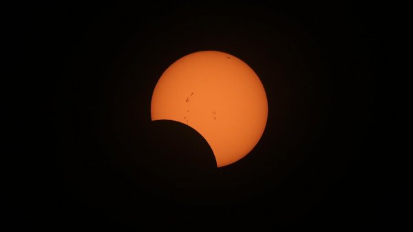 Eclipse solar anular del 2 de octubre.