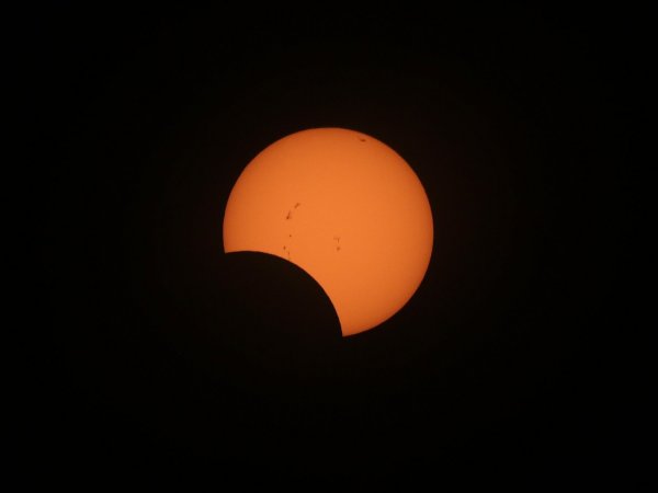 Eclipse solar anular del 2 de octubre.