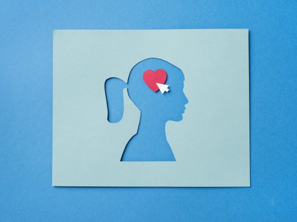 Mujer estresada en el trabajo