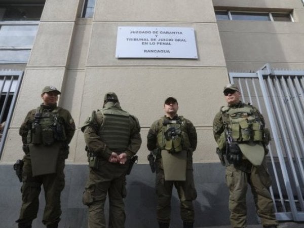 Carabineros detenidos por robo a Brinks