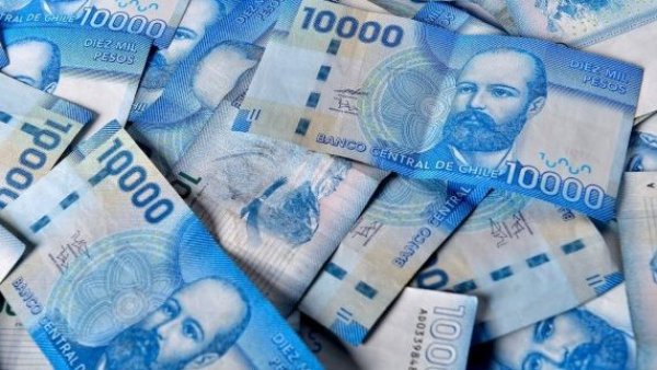 dinero-bono-trabajo-mujer