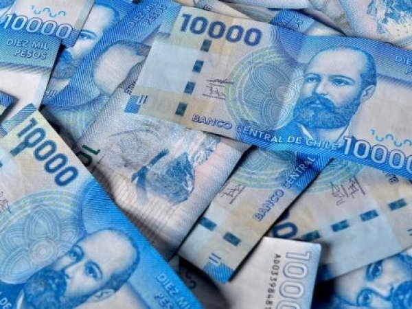 dinero-bono-trabajo-mujer