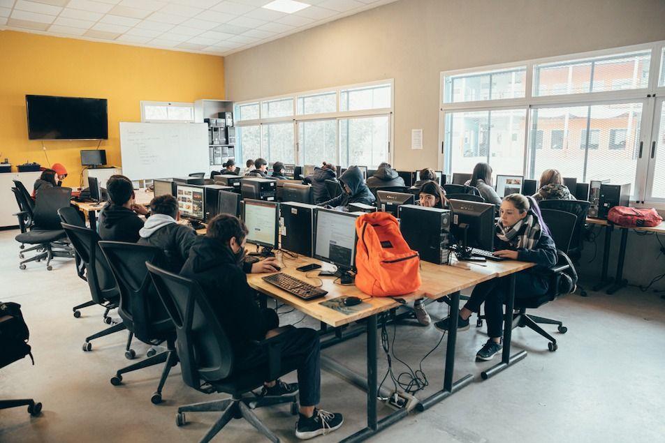Sala de computación del María de Guadalupe