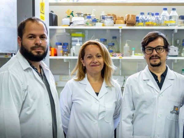 Investigadora de la USM desarrolla bioproducto para degradar residuos textiles y generar compost.