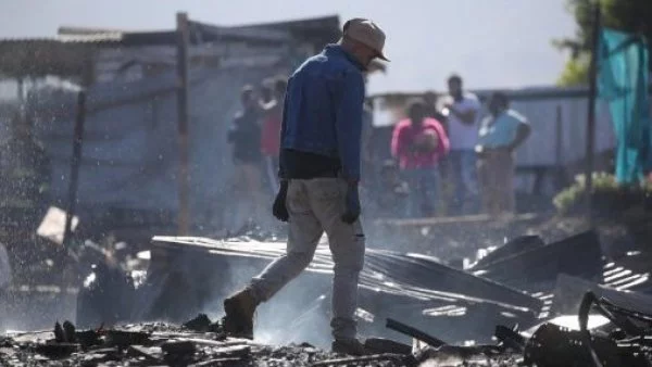 Incendio en campamento dignidad