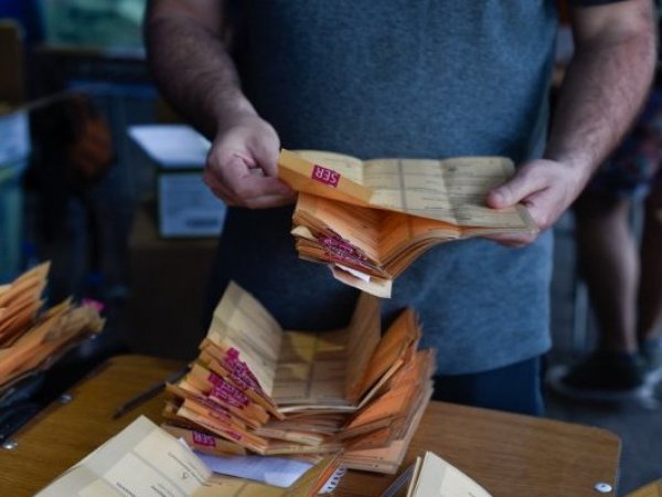 Vocal de mesa como excusarse