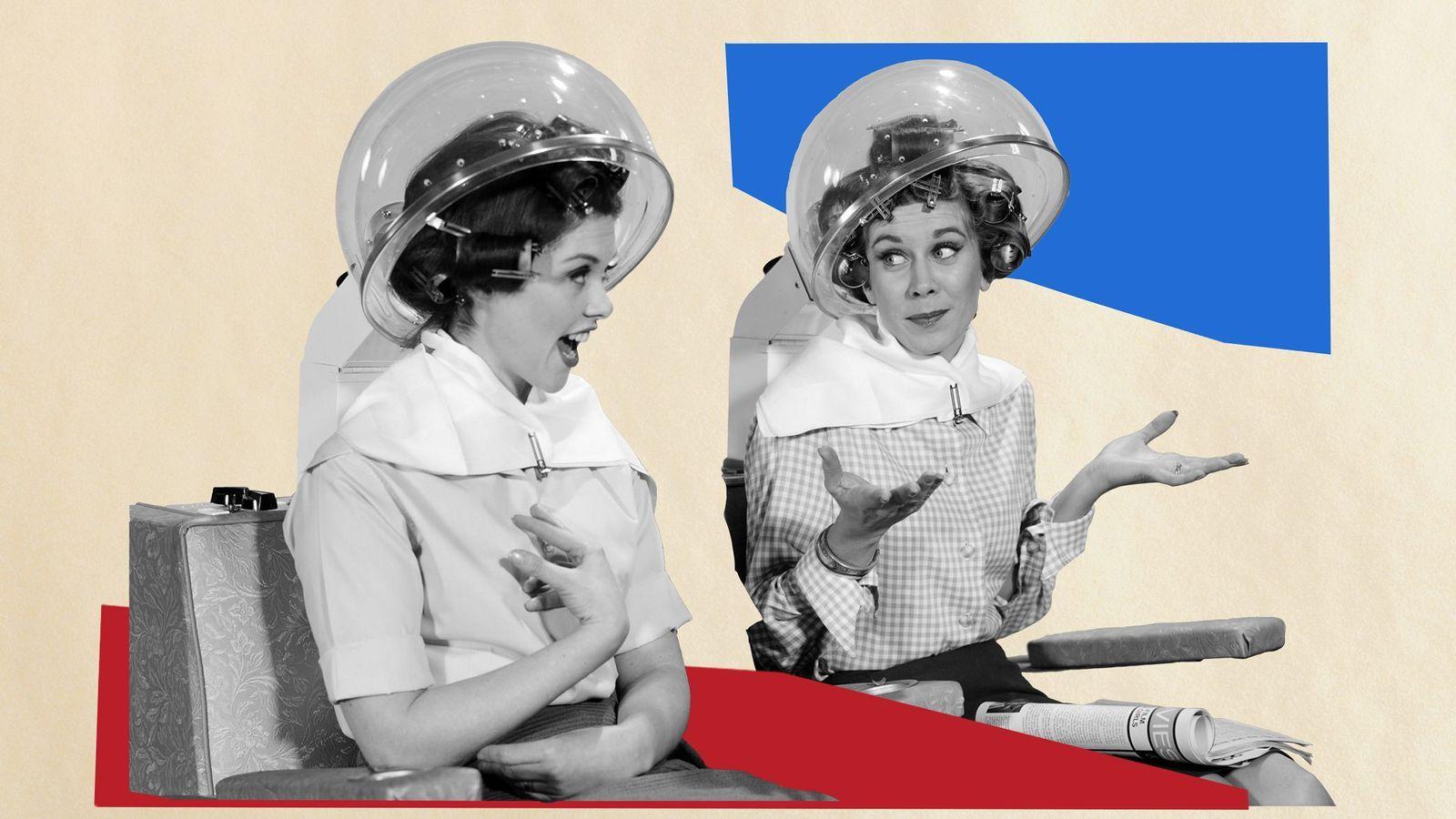 Collage de dos mujeres vestidas en estilo años 50 sentadas en un sillón de secado de peluquería.