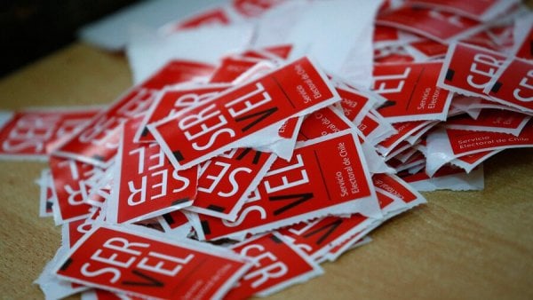 Stickers voto Servel. Dónde voto elecciones de gobernadores/segunda vuelta.