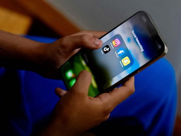 Senado australiano durante la votación de la ley que regula el acceso de menores a redes sociales.