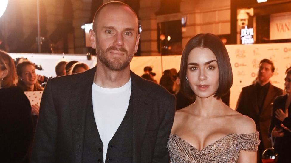 Lily Collins y Charlie McDowell.