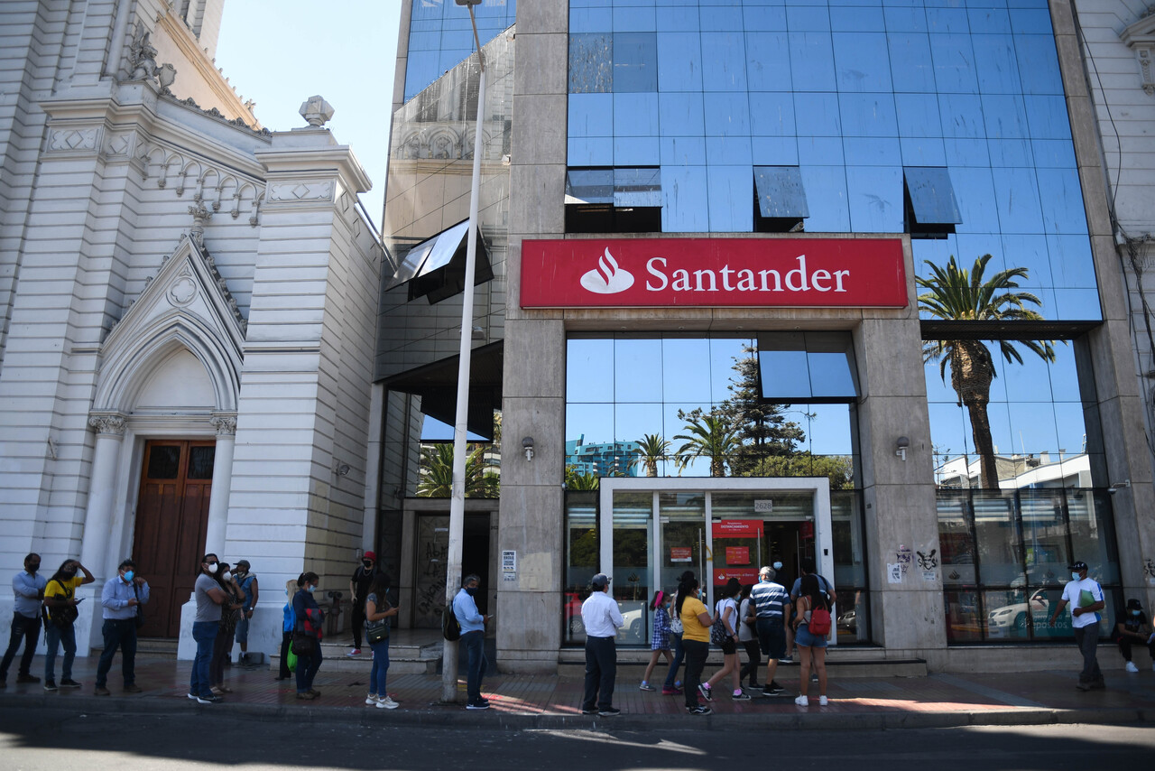Banco Santander - feriado bancario 2024.