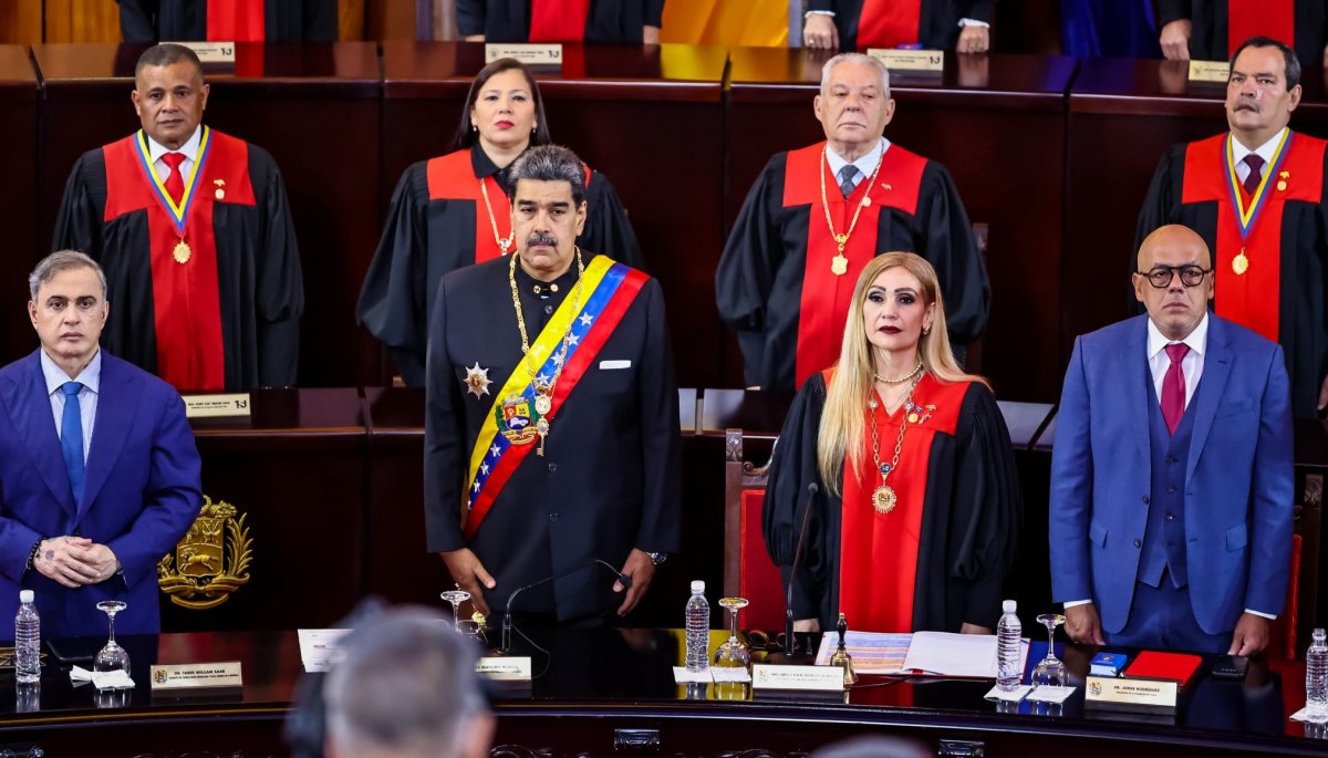 Maduro jura como presidente de Venezuela en medio de expectación ...