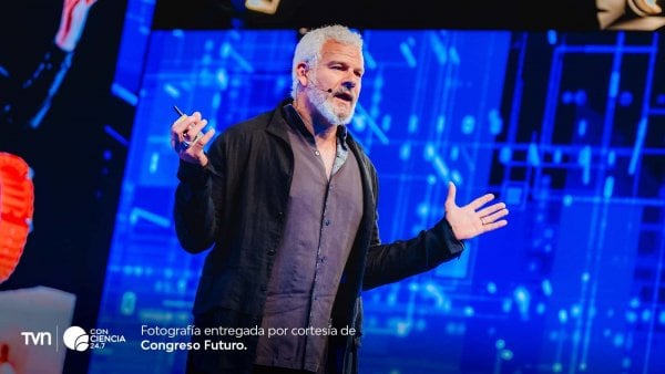 Adam Gazzaley presentando sobre tecnología y salud mental en Congreso Futuro 2025.
