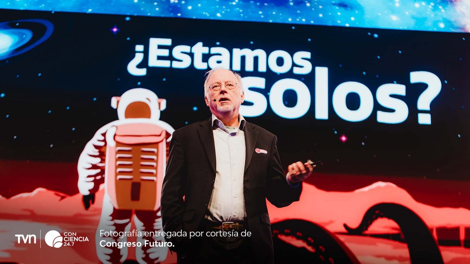 Patrick McCarthy presentando sobre astronomía y el papel de Chile en el Congreso Futuro 2025.