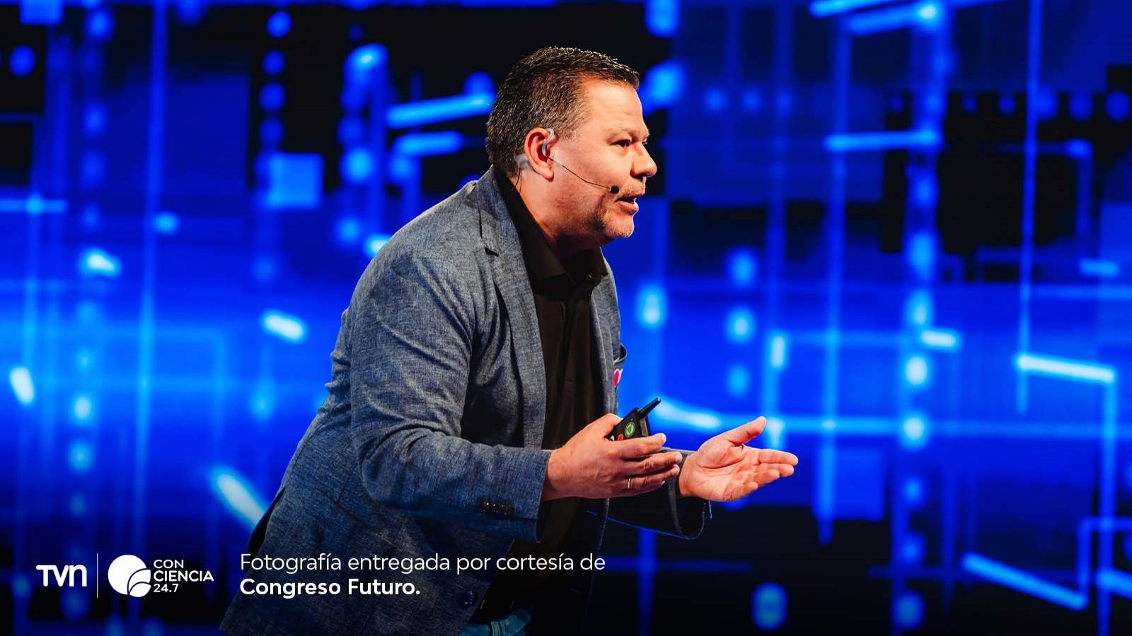 Wilson Pais reflexionando sobre el futuro de la inteligencia artificial en Congreso Futuro 2025.