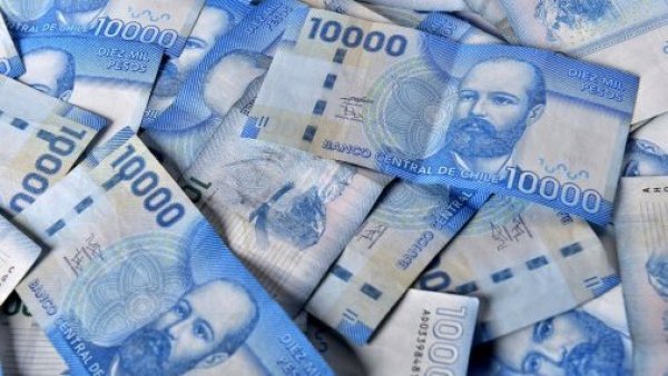 Dinero y billetes de la PGU