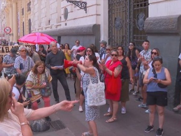 profesores-denuncian-deuda-bono