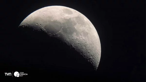 Foto de los cráteres de la Luna.