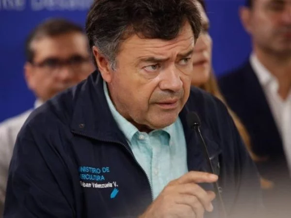 Ministro Esteban Valenzuela