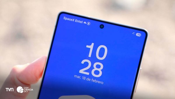 Equipo de Entel y SpaceX realizando la primera prueba de SMS satelital con Starlink Direct to Cell en Chile.