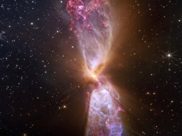 Impresionante fotografía del telescopio James Webb mostrando un sistema solar en plena formación en Lynds 483.