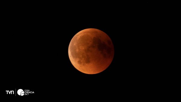 Observatorio Foster en Cerro San Cristóbal listo para observar el eclipse lunar total y la Luna de Sangre.