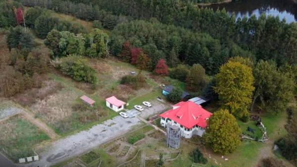 Vista aérea del Centro de Humedales Río Cruces en Valdivia, Chile.