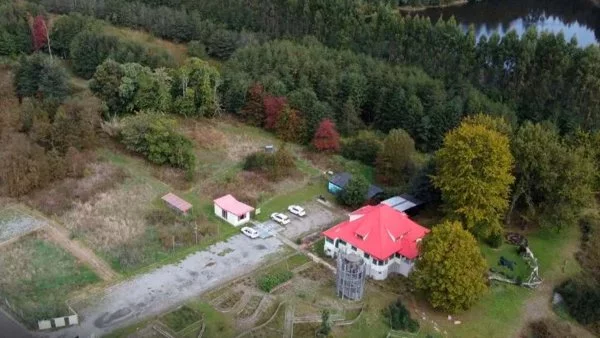 Vista aérea del Centro de Humedales Río Cruces en Valdivia, Chile.